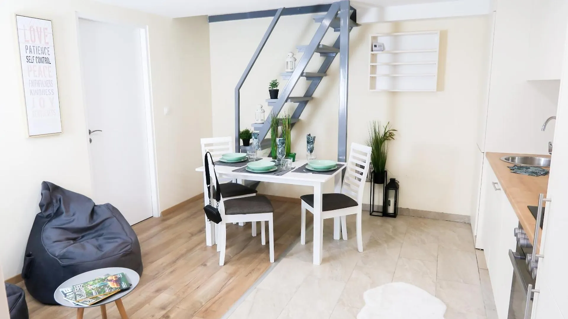 Apartment In Centrum Jozsef Krt Budapest